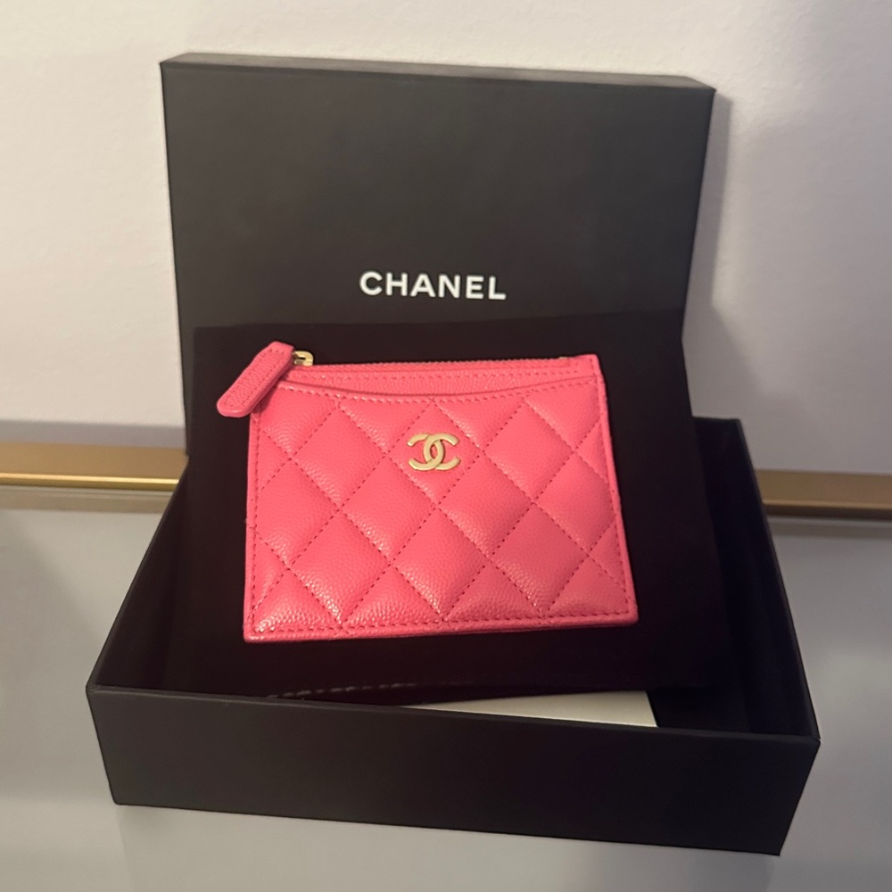 Chanel quilted zipper card holder / wallet coral pink with light gold hardware